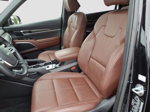 Used 2025 Kia Telluride SX w/ SX Captain's Chair Package image 12