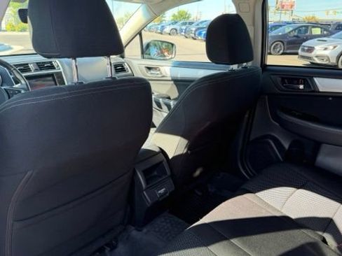 Used 2018 Subaru Outback 2.5i Premium AWD/4WD image 14