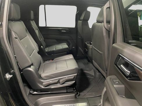 New 2026 Chevrolet Suburban Z71 w/ Comfort Package image 9