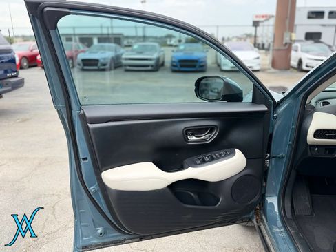 Used 2025 Honda HR-V LX image 11