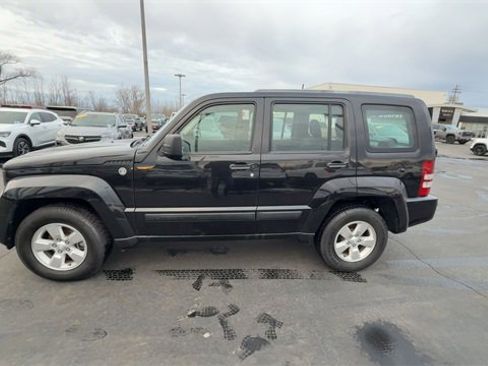 Used 2012 Jeep Liberty Sport image 5
