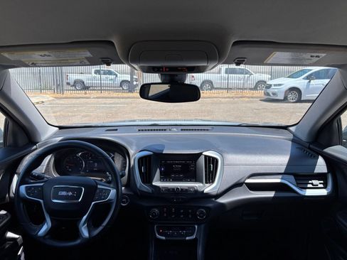 Used 2024 GMC Terrain SLE FWD image 31