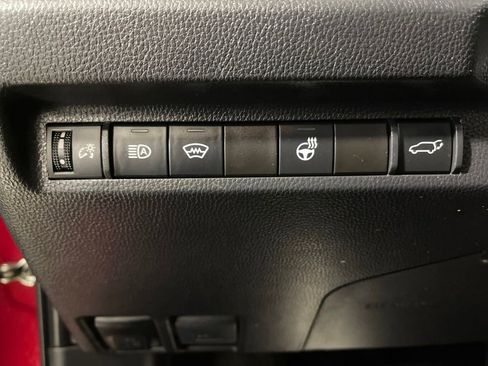 Used 2023 Toyota RAV4 XLE Premium image 28