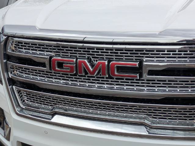 Used 2023 GMC Yukon XL SLT AWD/4WD image 7