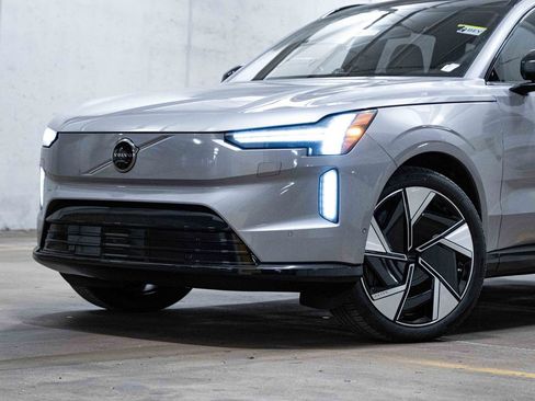 New 2026 Volvo EX90 Ultra AWD/4WD image 2