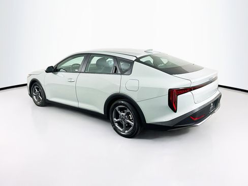 Used 2025 Kia K4 LXS image 5