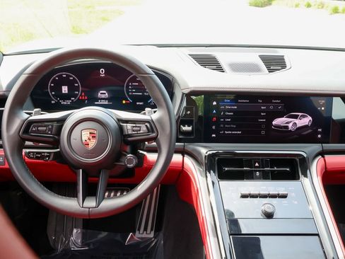 Certified 2025 Porsche Panamera 4 AWD/4WD image 21