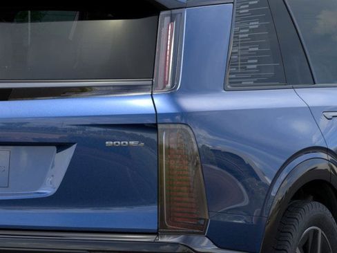 New 2026 Cadillac Vistiq Sport image 11