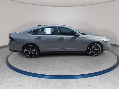 Used 2024 Honda Accord Sport image 4