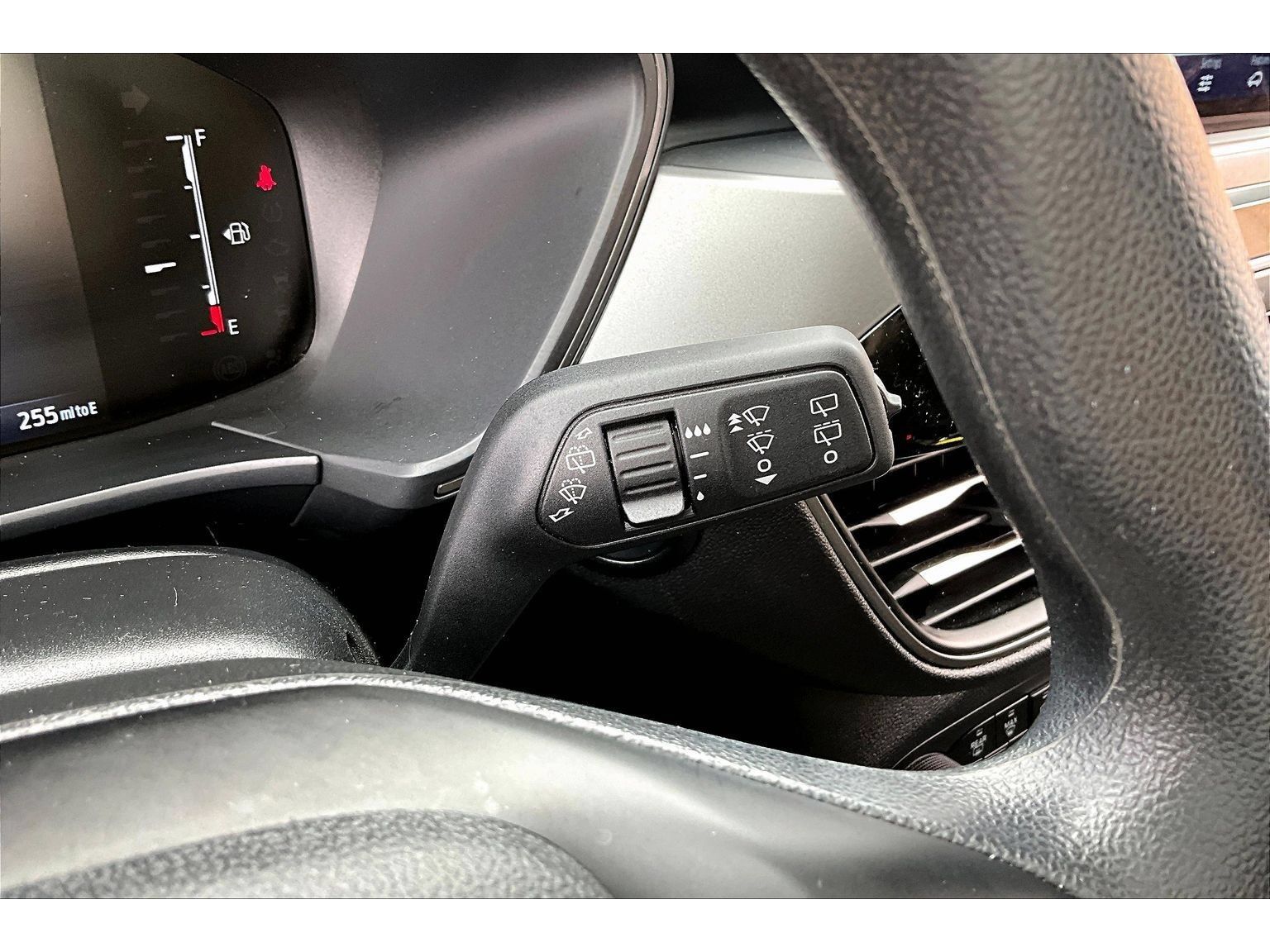 Used 2025 Ford Escape Active AWD/4WD image 21