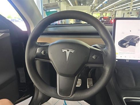 Used 2022 Tesla Model Y Long Range AWD/4WD image 5