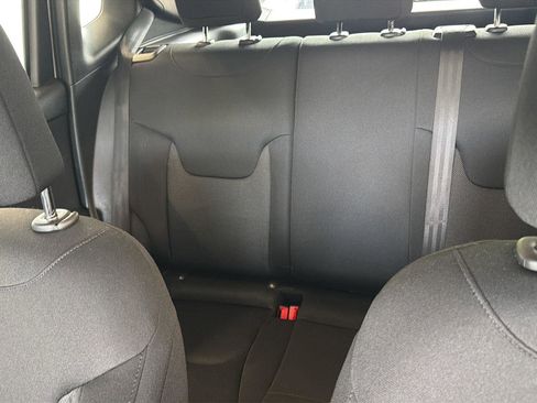 Used 2018 Jeep Renegade Sport w/ Power & Air Group FWD image 20