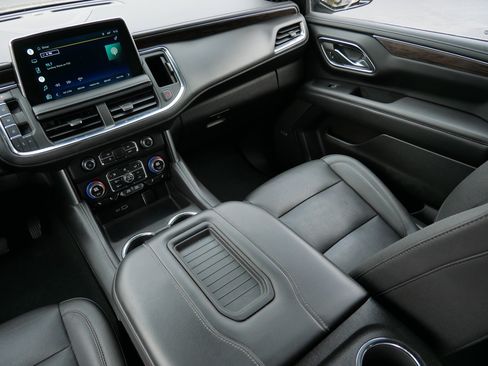 Used 2022 Chevrolet Tahoe LT w/ LT Signature Plus Package image 11