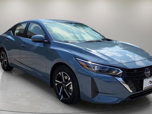 Certified 2025 Nissan Sentra SV image 1