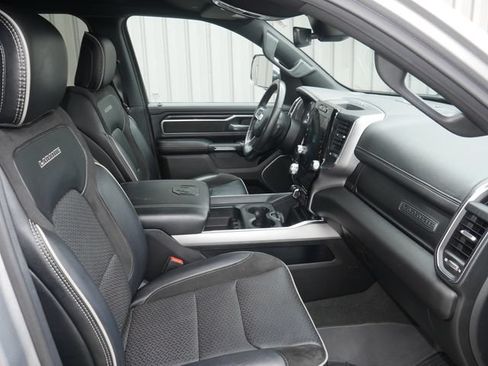 Used 2024 RAM 1500 Laramie AWD/4WD image 30