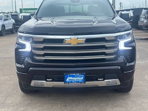 New 2026 Chevrolet Silverado 1500 High Country AWD/4WD image 3