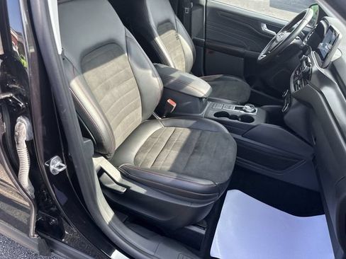 Used 2021 Ford Escape SEL w/ SEL Stealth AWD Package image 26