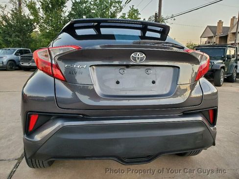 Used 2019 Toyota C-HR LE image 18