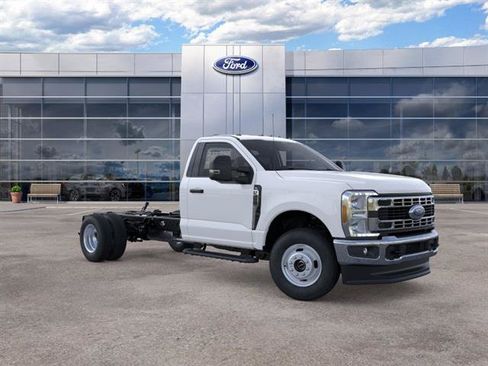 New 2026 Ford F350 XL w/ XL Chrome Package AWD/4WD image 8