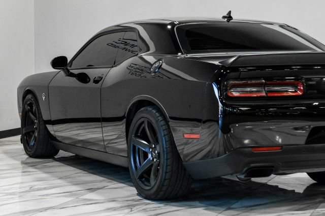 Used 2020 Dodge Challenger SRT Hellcat w/ Plus Package RWD image 13