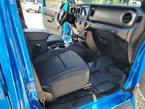 Used 2021 Jeep Gladiator Sport AWD/4WD image 14