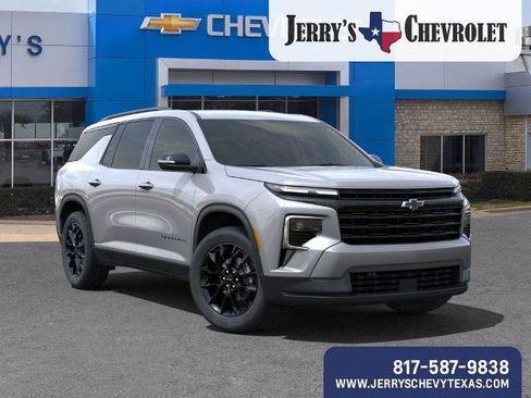 New 2025 Chevrolet Traverse LT w/ Midnight/Sport Edition FWD image 8