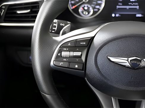 Used 2023 Genesis G70 2.0T image 23