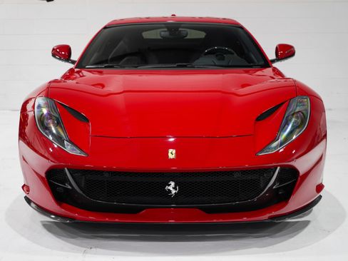 Used 2018 Ferrari 812 Superfast RWD image 5