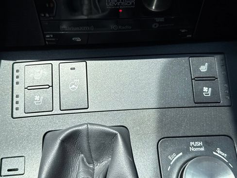 Used 2023 Lexus IS 350 F Sport RWD image 29