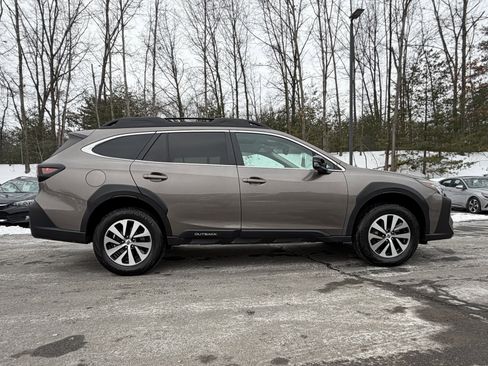 Used 2023 Subaru Outback Premium image 13
