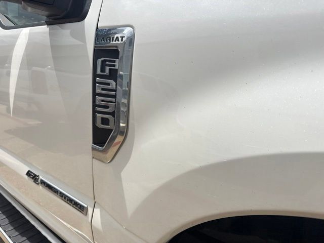 Used 2022 Ford F250 Lariat w/ Lariat Value Package AWD/4WD image 6