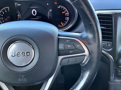 Used 2021 Jeep Grand Cherokee Laredo image 23