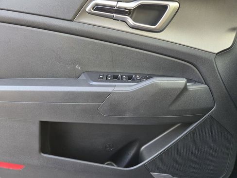 New 2026 Kia Sportage LX image 16