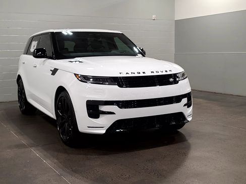 New 2026 Land Rover Range Rover Sport Dynamic SE image 11