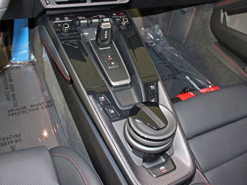 Used 2025 Porsche 911 Carrera 4 GTS image 31