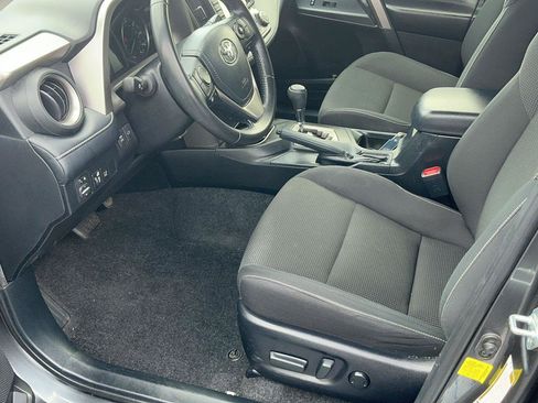 Used 2018 Toyota RAV4 XLE AWD/4WD image 22