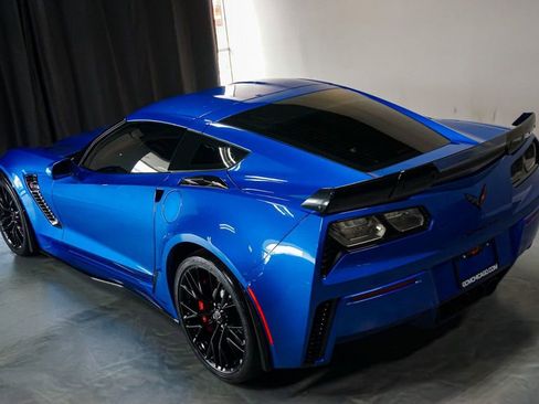 Used 2015 Chevrolet Corvette Z06 w/ Z07 Performance Package RWD image 45