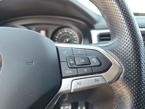 Used 2021 Volkswagen Atlas Cross Sport SE w/ Panoramic Sunroof Package FWD image 22