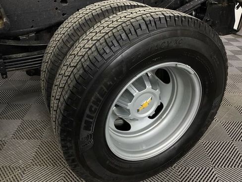 Used 2024 Chevrolet Silverado 3500 W/T image 40