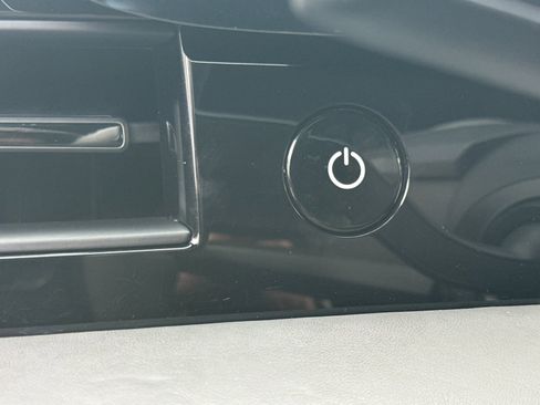 Used 2022 Porsche Taycan image 22