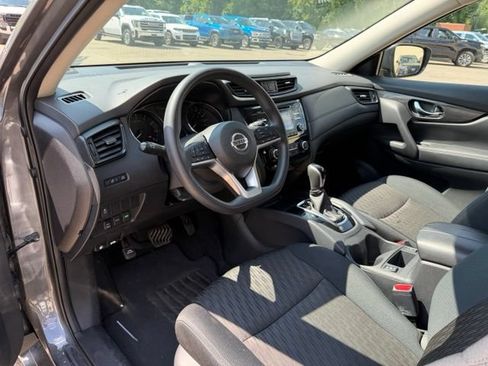 Used 2017 Nissan Rogue S AWD/4WD image 9