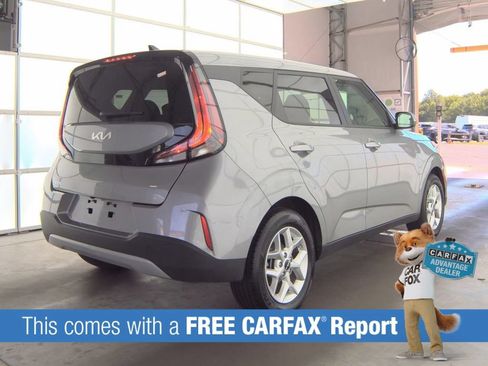 Used 2025 Kia Soul LX w/ LX Technology Package FWD image 3