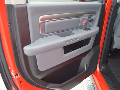 Used 2018 RAM 1500 Classic SLT w/ Luxury Group AWD/4WD image 18