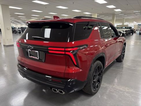 Used 2024 Chevrolet Traverse RS image 7