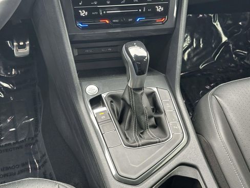 Certified 2022 Volkswagen Tiguan SE R-Line image 18