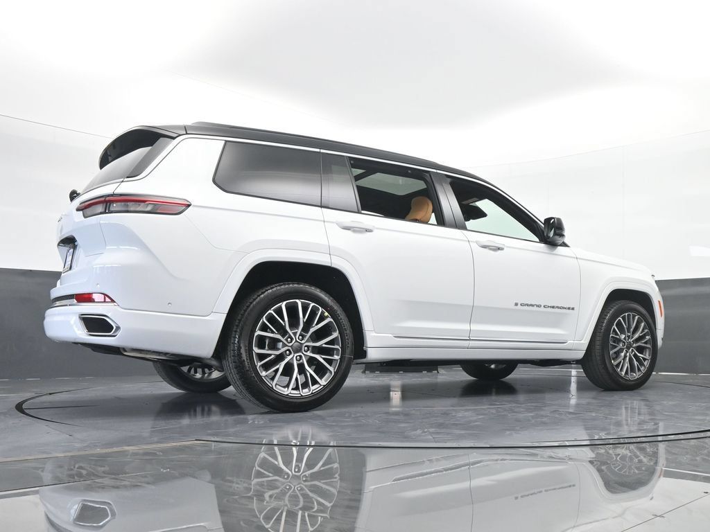 Used 2025 Jeep Grand Cherokee L Summit AWD/4WD image 60