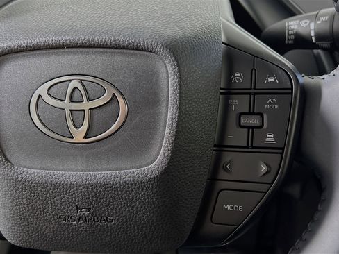 Used 2025 Toyota Prius LE image 20
