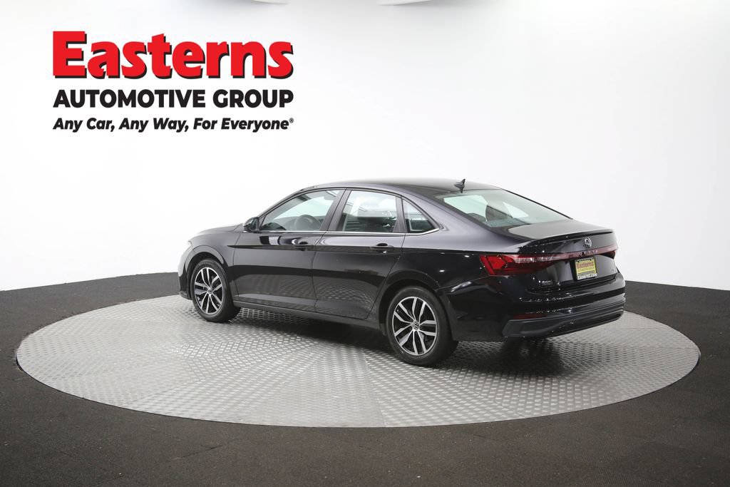 Used 2025 Volkswagen Jetta SE FWD image 64