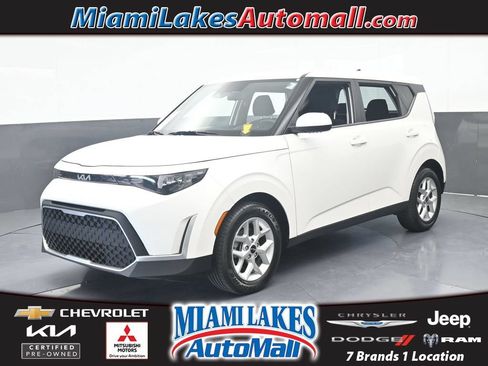 Used 2024 Kia Soul LX w/ Option Group 015 FWD image 1