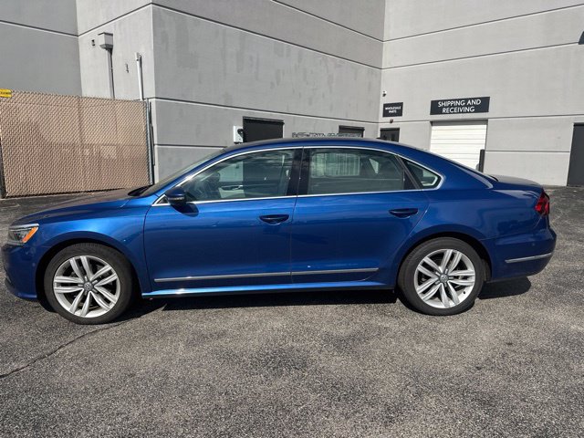 Used 2017 Volkswagen Passat 1.8T SEL Premium FWD image 6